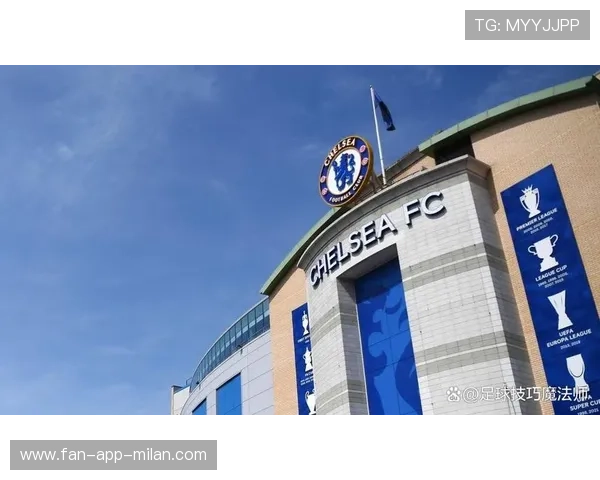 切尔西侧翼突破制造连续射门良机：边路艺术与终结力