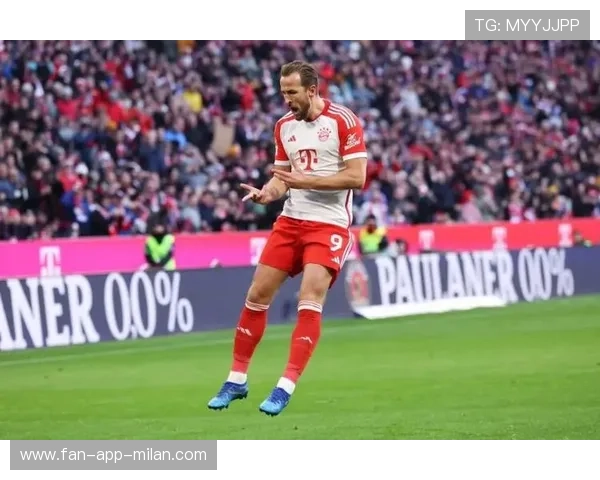 拜仁进攻轮换创造多点威胁，攻势如潮